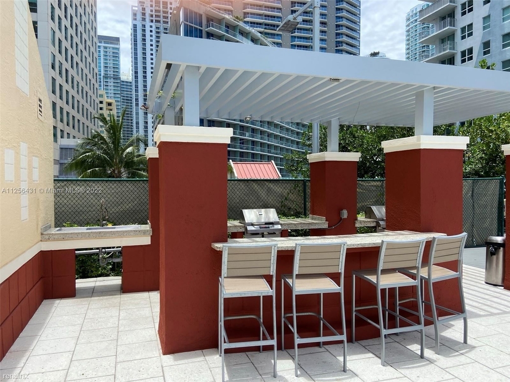 1155 Brickell Bay Dr Apt 1808 - Photo 3