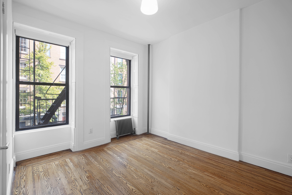 400 Bleecker Street - Photo 2