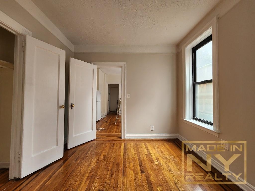 25-21 31st Ave - Photo 4