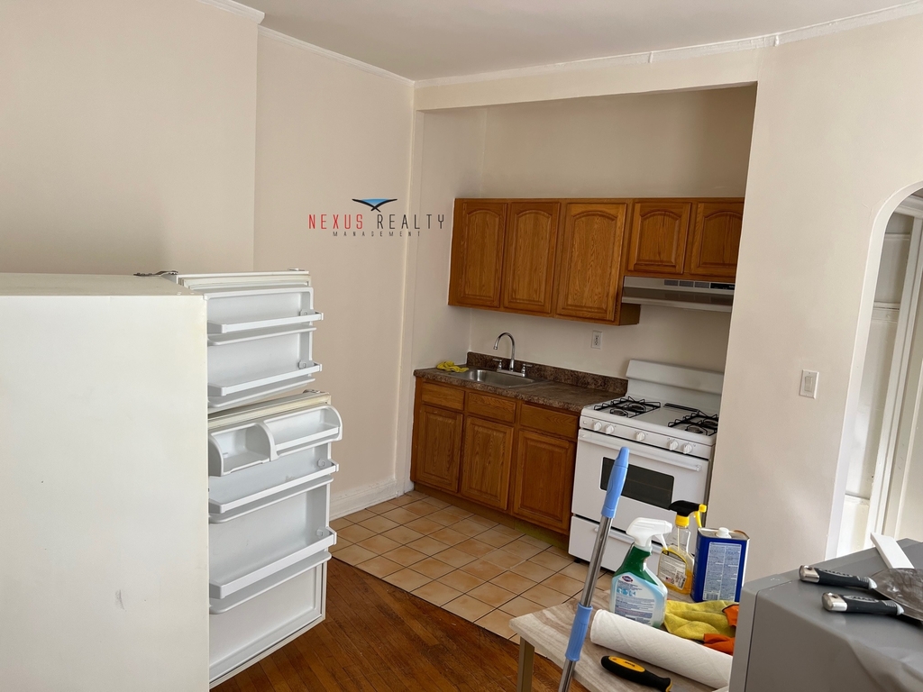 2404 43rd Street - Photo 4