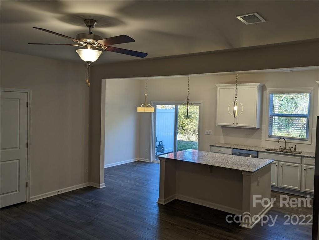 3776 Yorkshire Place - Photo 1