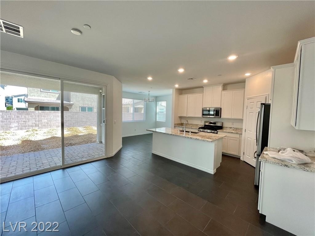 1294 Ossa Street - Photo 2