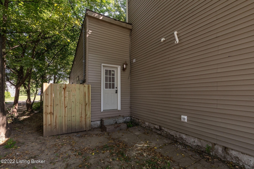 1743 W Hill St - Photo 1