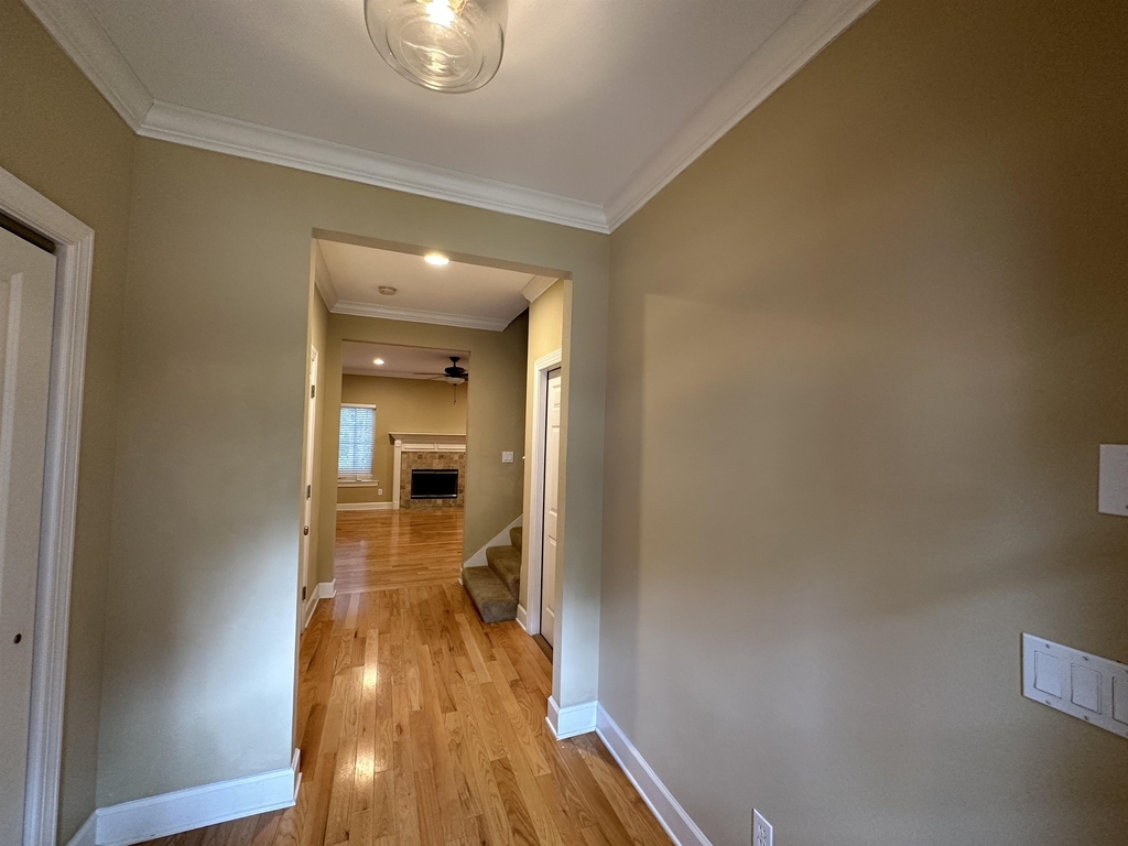 3288 Gramercy - Photo 4