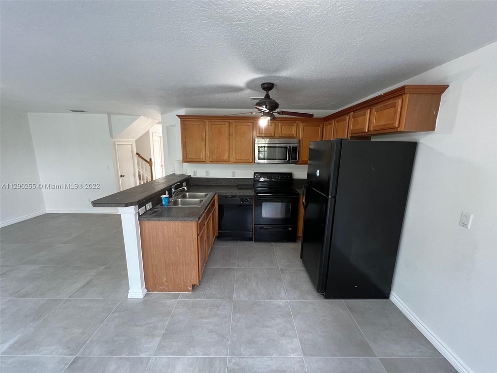 11627 Nw 23rd Ct - Photo 3