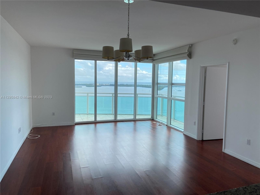 950 Brickell Bay Dr - Photo 5