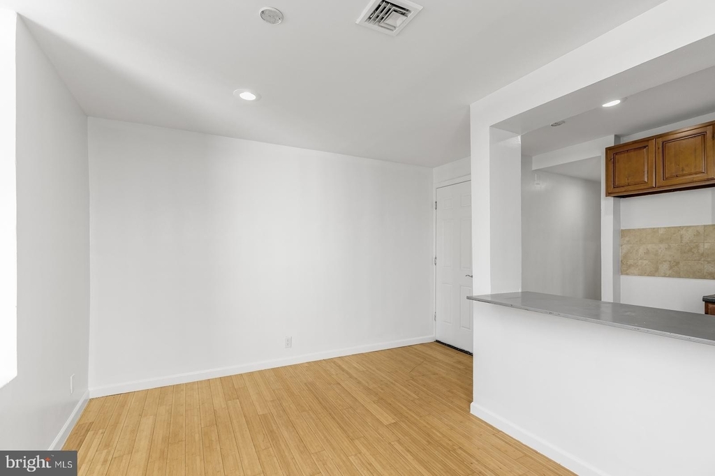 5019 Walnut Street - Photo 1