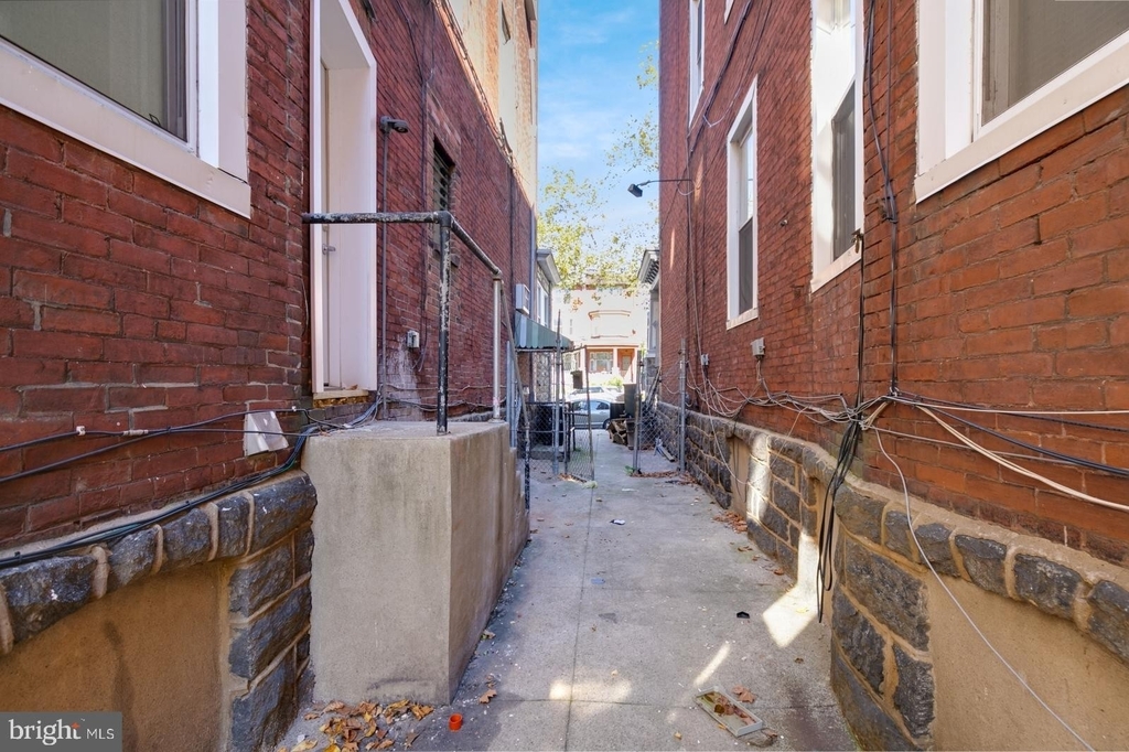 5040 Walnut Street - Photo 15