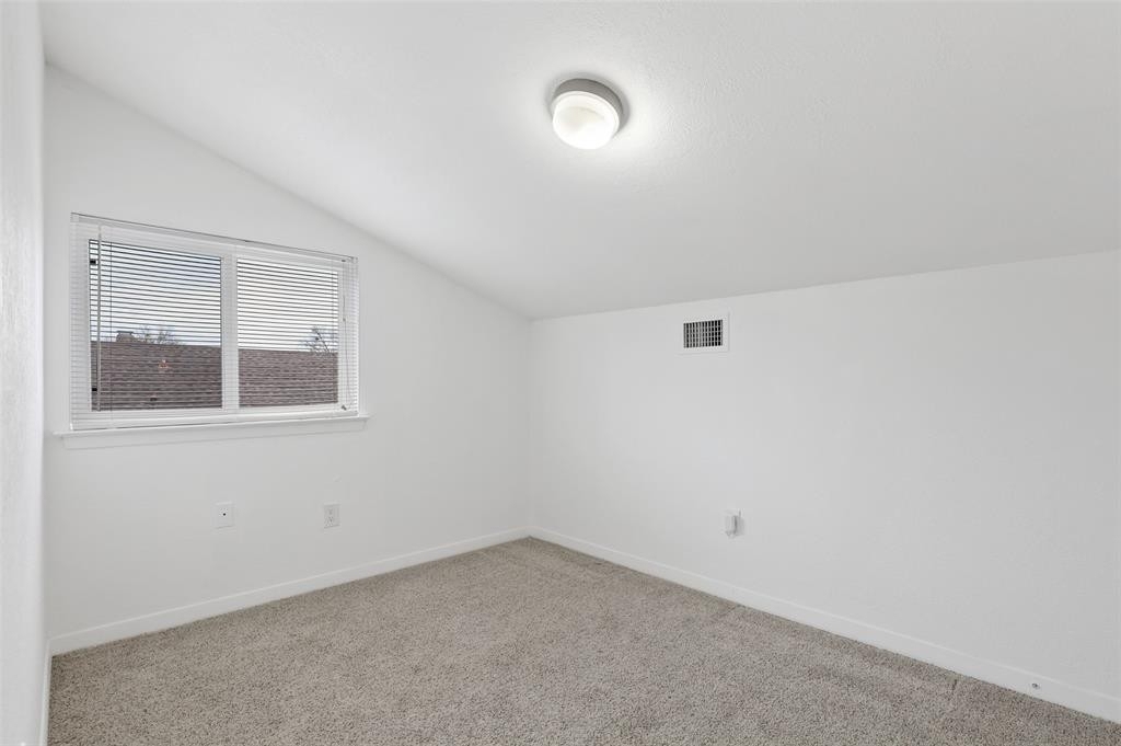 3804 Greenhills Court E - Photo 9