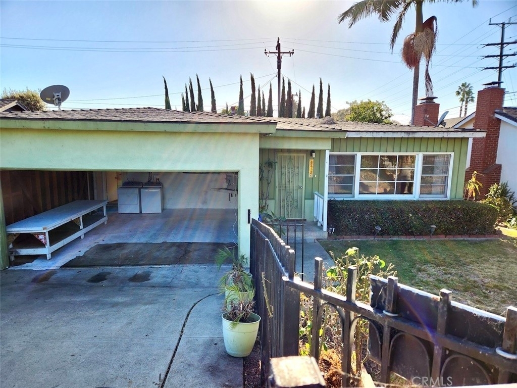 5313 S Centinela Avenue - Photo 1