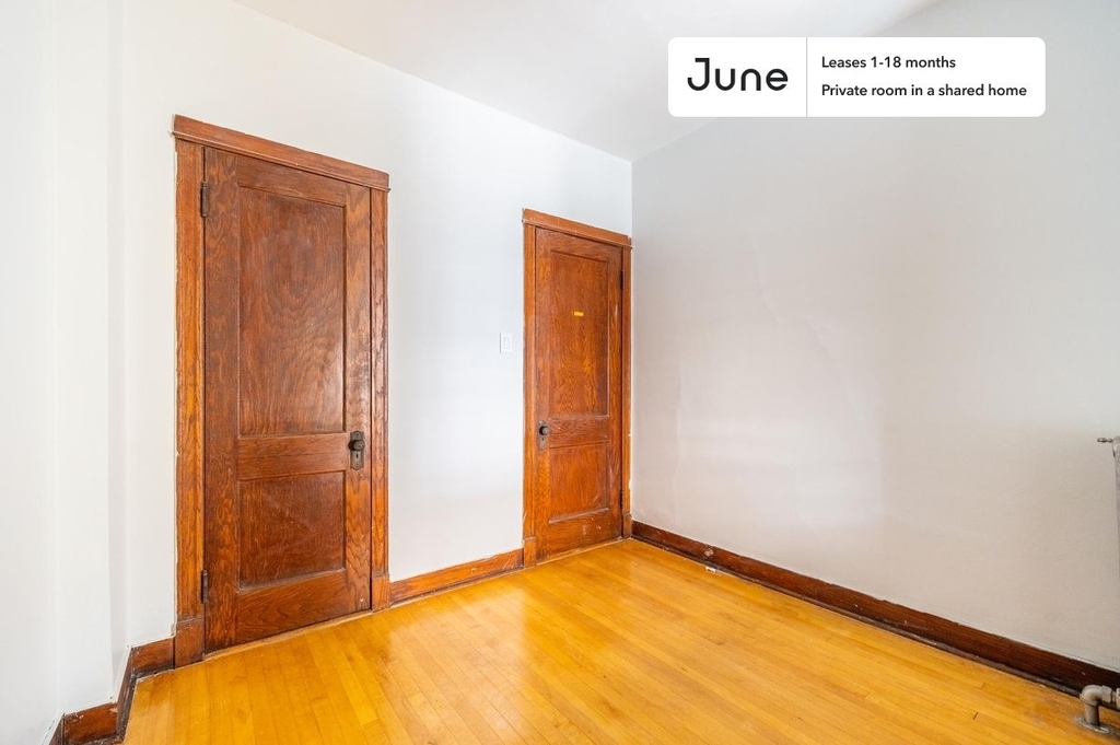 1223 West Gunnison Street - Photo 2