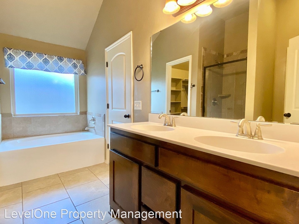 17512 Red Tailed Hawk Way - Photo 11