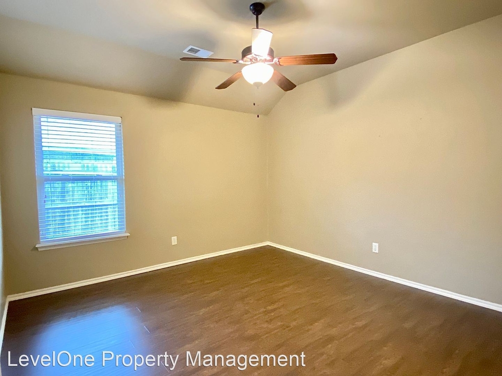 17512 Red Tailed Hawk Way - Photo 18