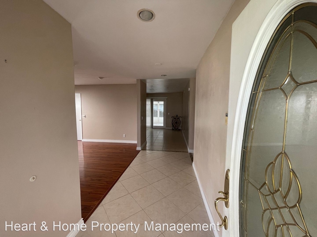 18518 Santana Avenue - Photo 2