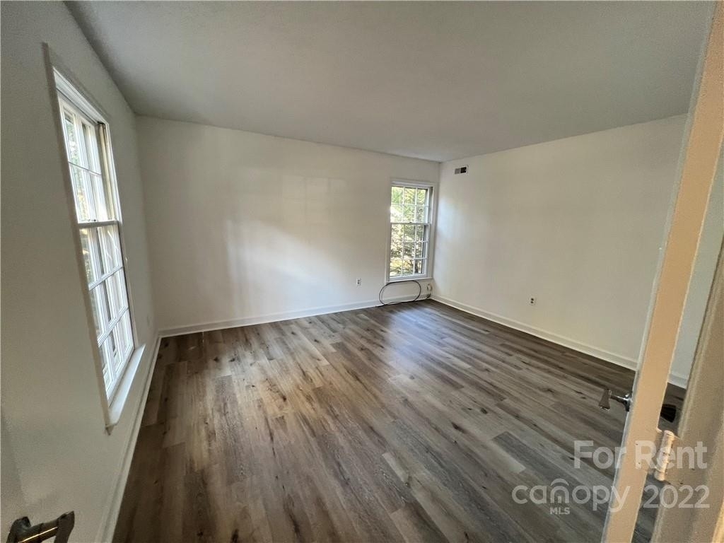 422 Sunnywood Lane - Photo 3