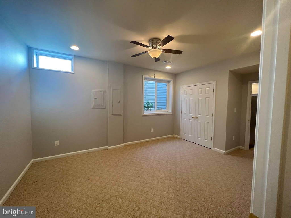 43554 Freeport Place - Photo 21