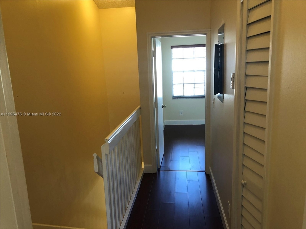 760 Sw 122nd Ter - Photo 6