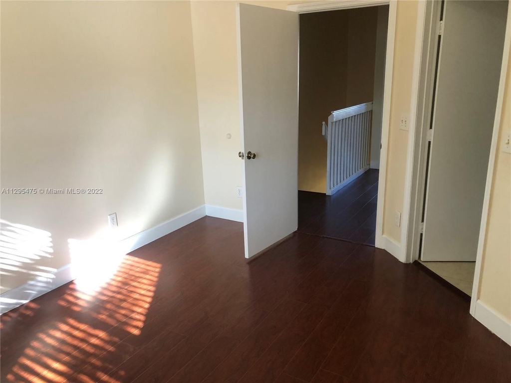 760 Sw 122nd Ter - Photo 8