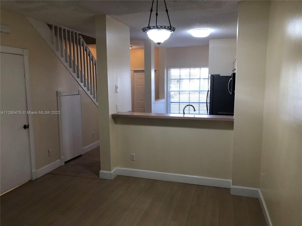 760 Sw 122nd Ter - Photo 3