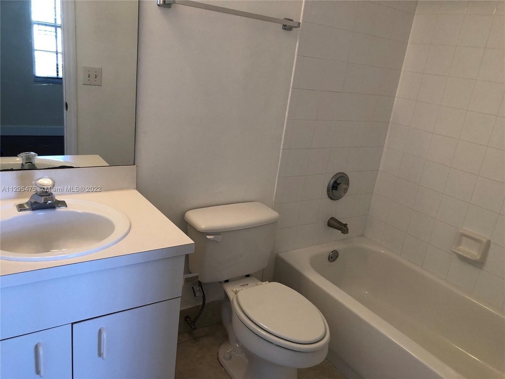 760 Sw 122nd Ter - Photo 12