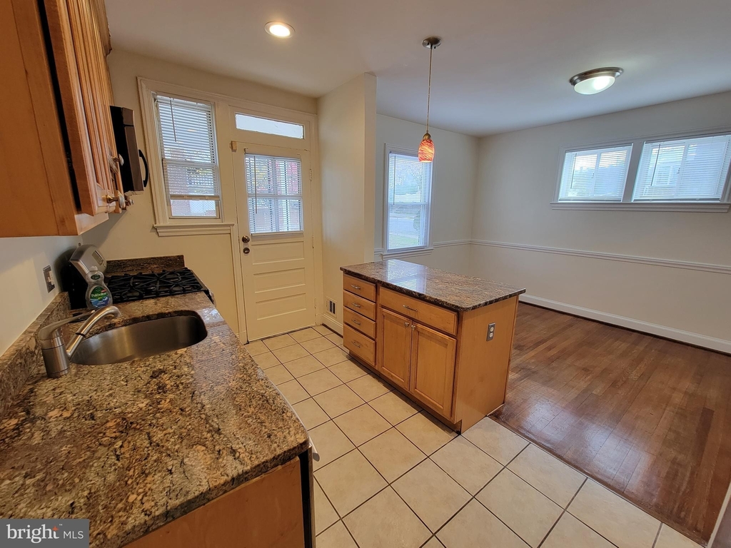 4701 12th Street Ne - Photo 6