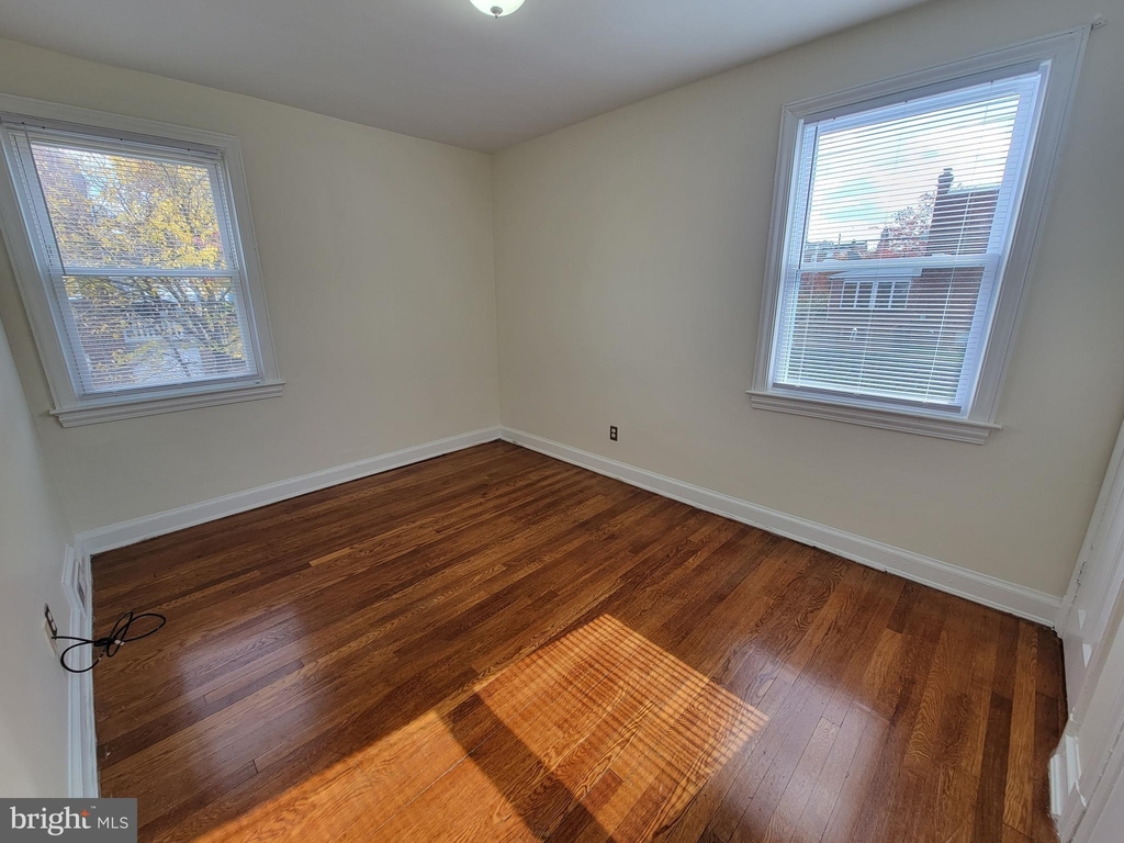 4701 12th Street Ne - Photo 8