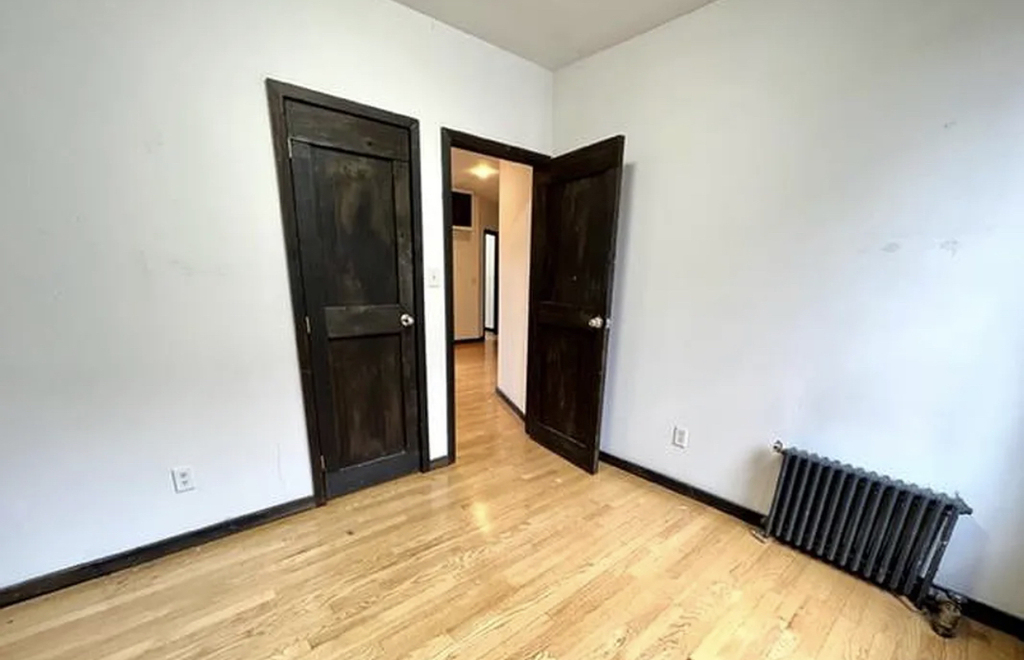 647 East 11th Street - Photo 2