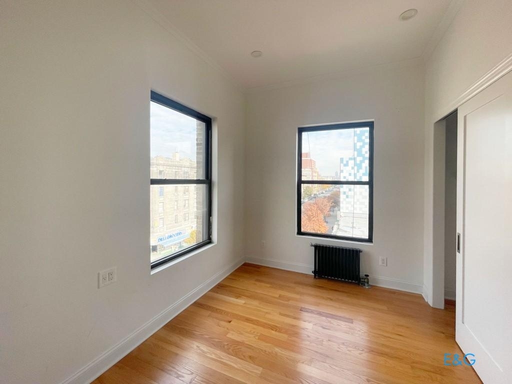 584 Academy Street - Photo 12