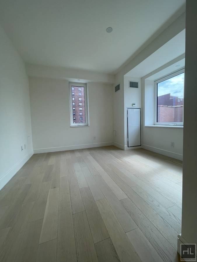 1399 Park Avenue - Photo 0