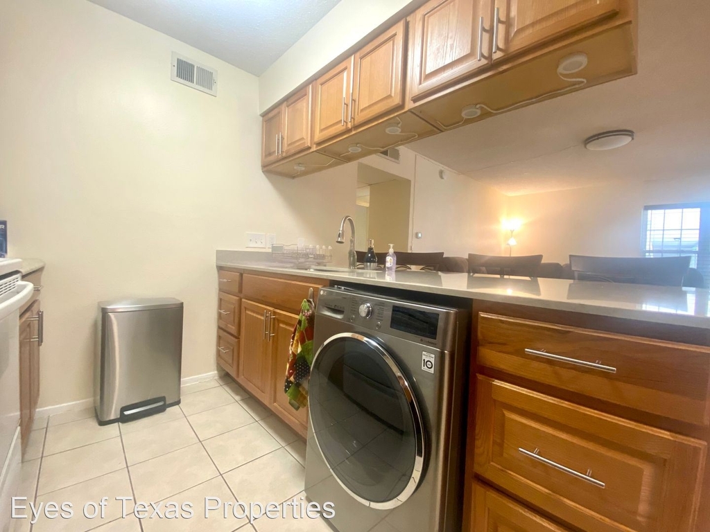 910 Duncan Lane Apt 15 - Photo 2