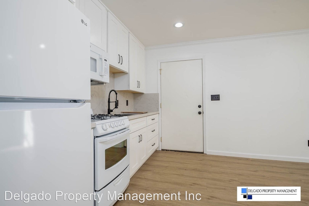 2425 Alameda St, Unit B - Photo 5