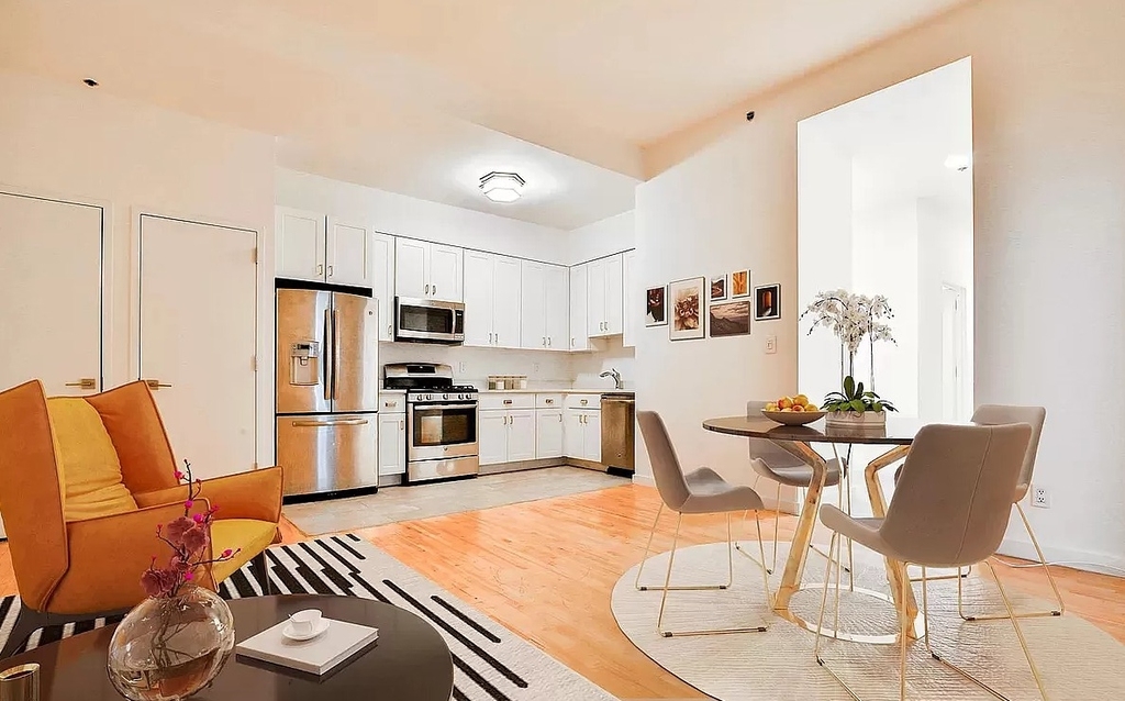135 William Street - Photo 0