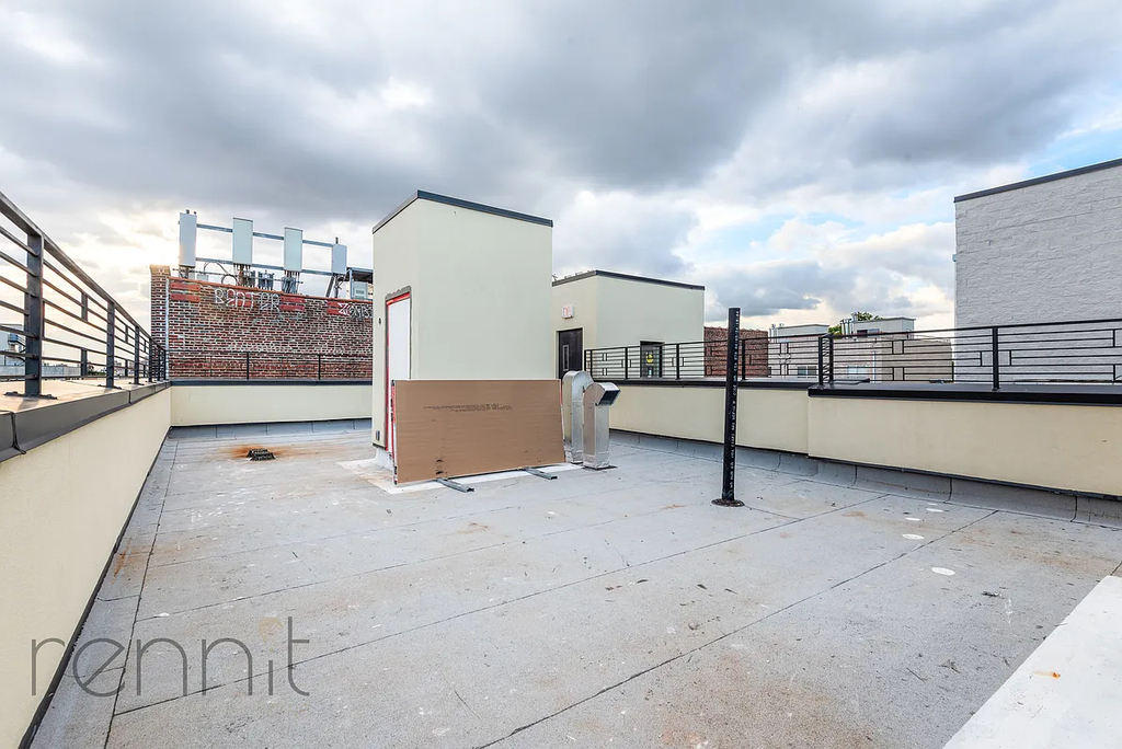 179 Meserole Street - Photo 10