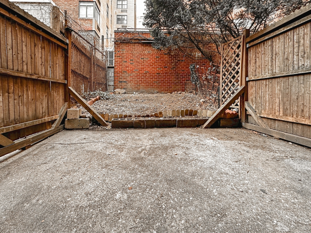 191 East 76th Street - Photo 10