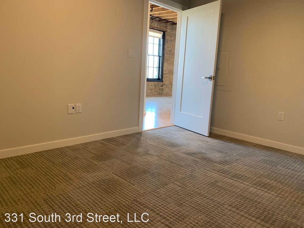 300 West Florida Street - Photo 10