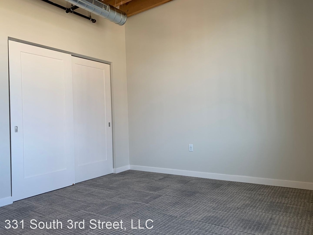 300 West Florida Street - Photo 13