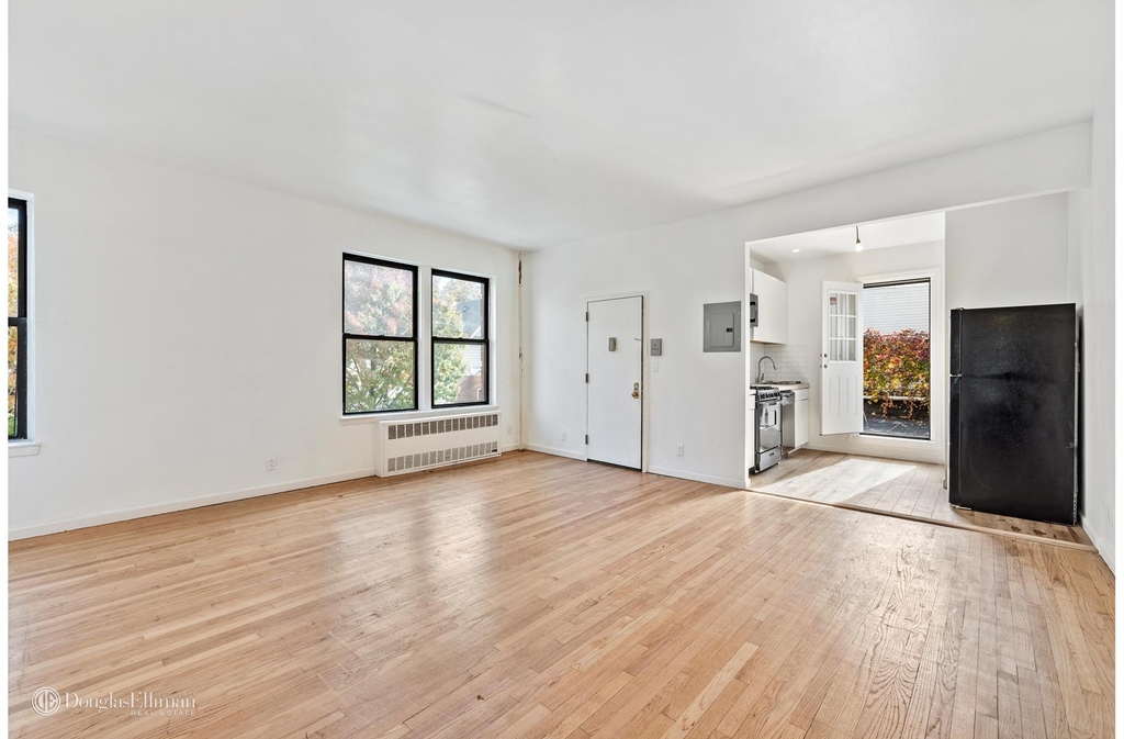 1022 Cortelyou Rd - Photo 0