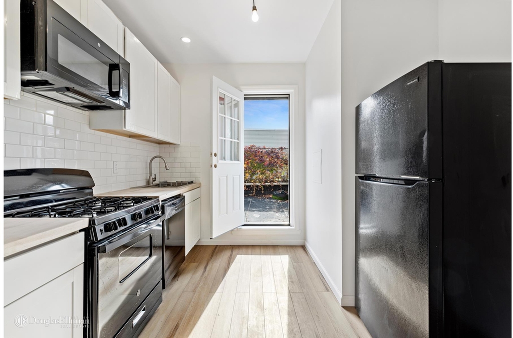 1022 Cortelyou Rd - Photo 1