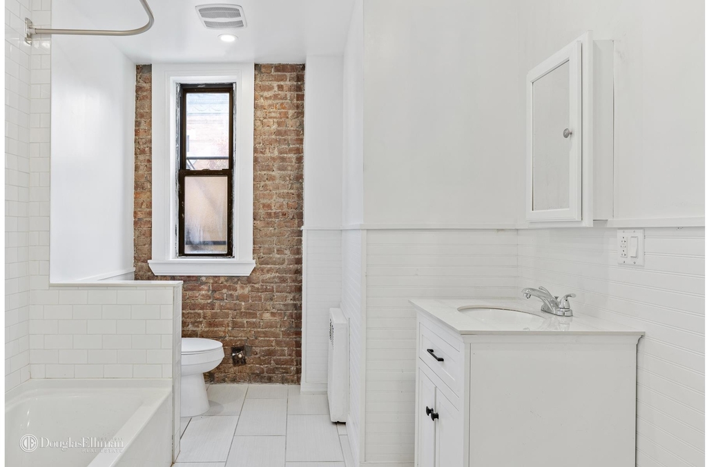 1022 Cortelyou Rd - Photo 5