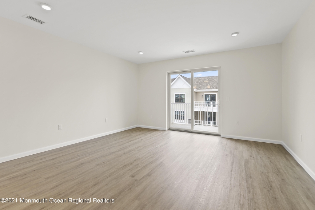 165 Pavilion Avenue - Photo 2