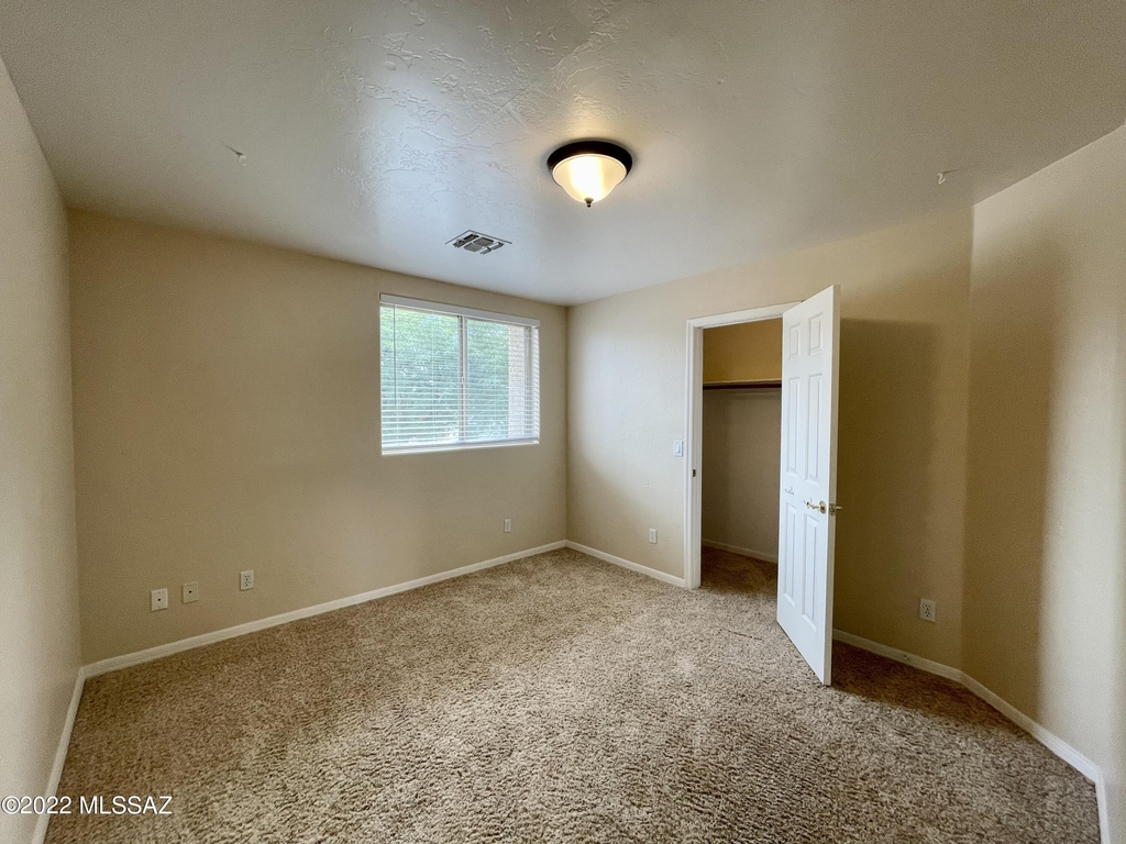 222 W Brinkley Springs Drive - Photo 33