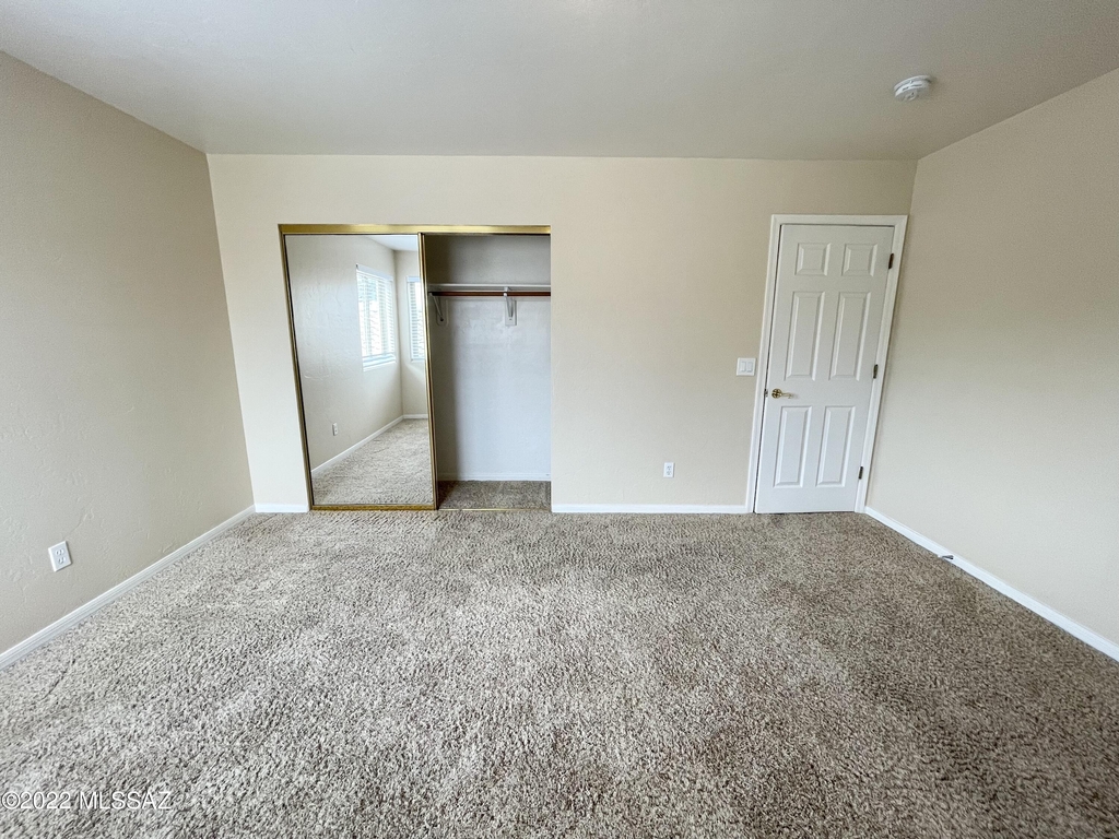 222 W Brinkley Springs Drive - Photo 28