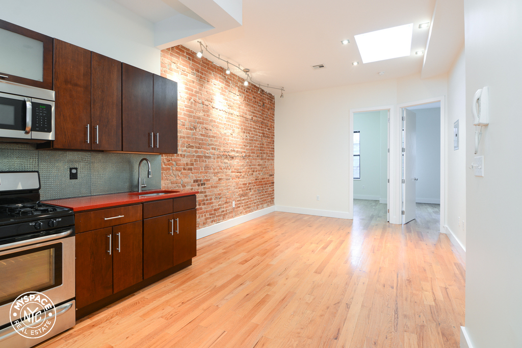 694 Franklin Avenue - Photo 1