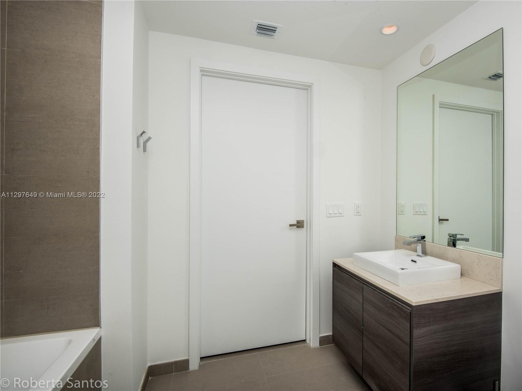 1080 Brickell Ave - Photo 8