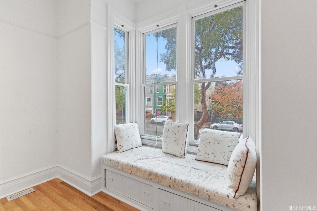 2553 Folsom Street - Photo 4