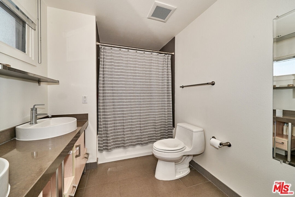 1234 Wilshire Blvd - Photo 3