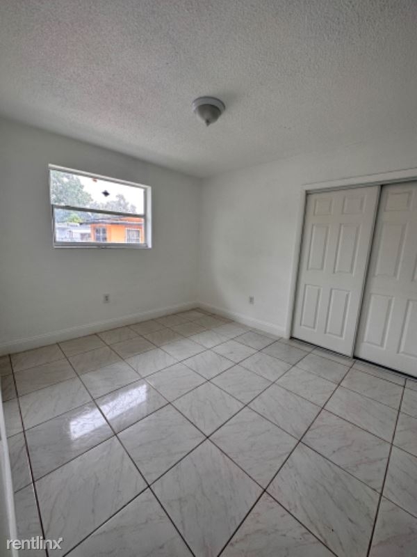 3045 Nw 76 St - Photo 11