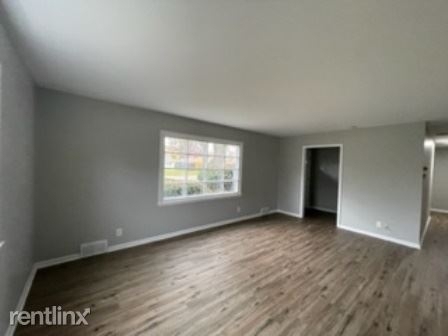 351 California Ave - Photo 2