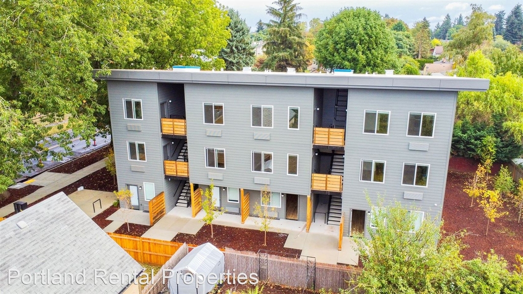 8080 N. Willamette Blvd - Photo 0