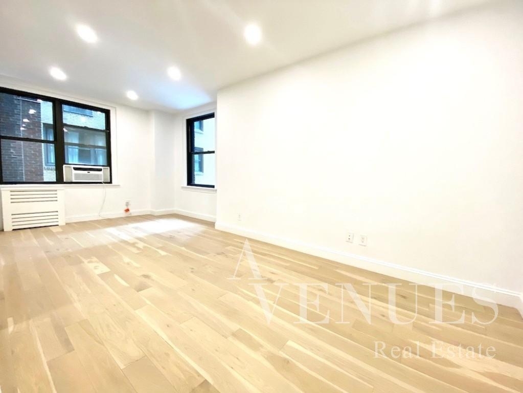 East 48th Street - Photo 1